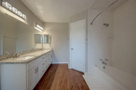 1126 W Belgravia Drive Pearland TX 77584