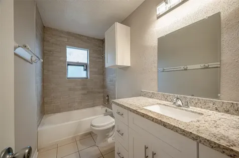 1126 W Belgravia Drive Pearland TX 77584