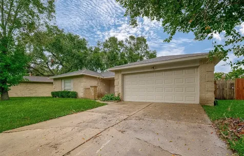 1126 W Belgravia Drive Pearland TX 77584