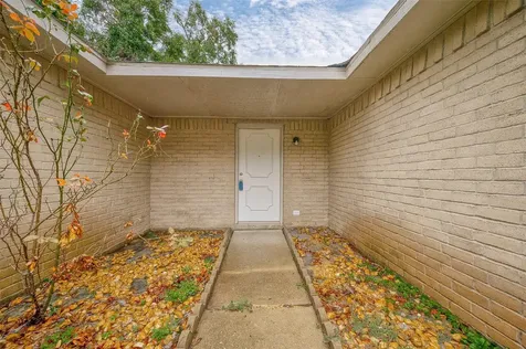 1126 W Belgravia Drive Pearland TX 77584