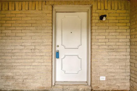 1126 W Belgravia Drive Pearland TX 77584