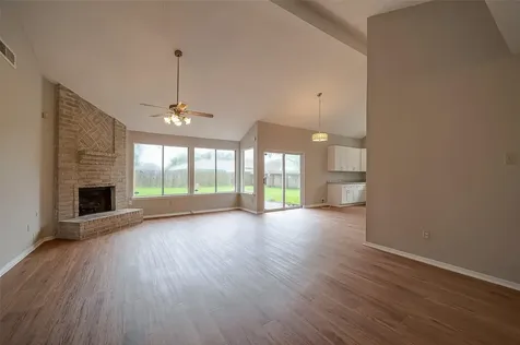1126 W Belgravia Drive Pearland TX 77584