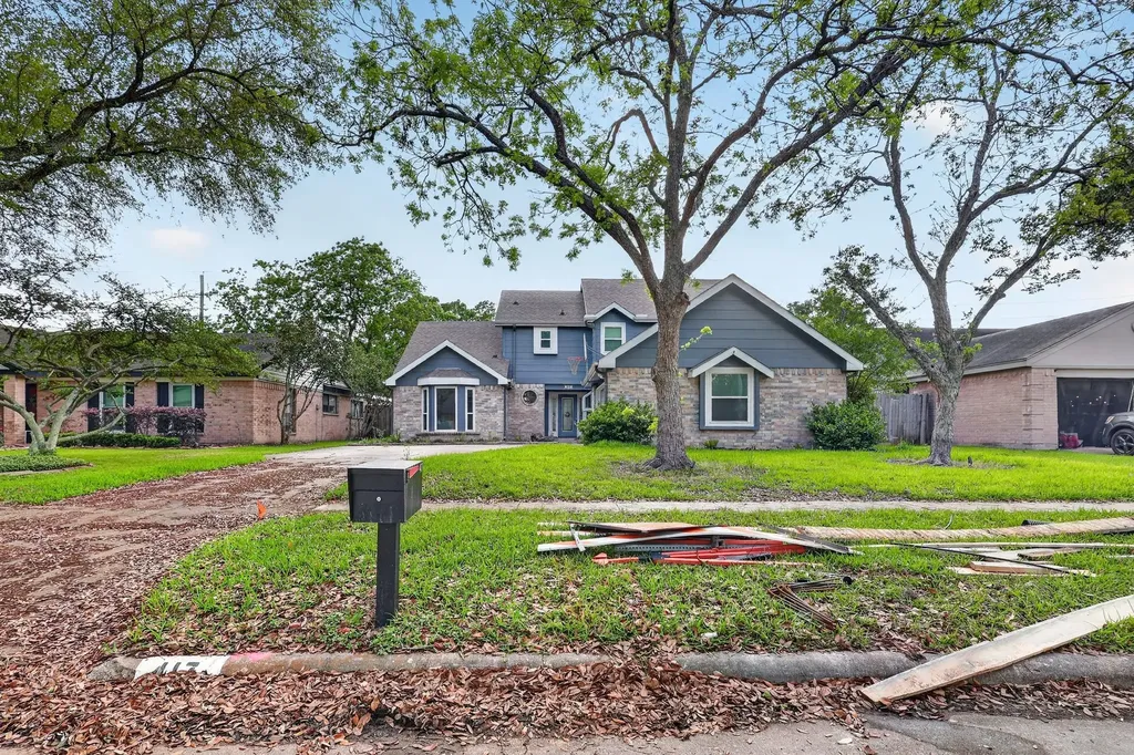 417 W Hillary Circle Sugar Land TX 77498