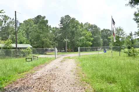 183 Road 3817 Cleveland TX 77328