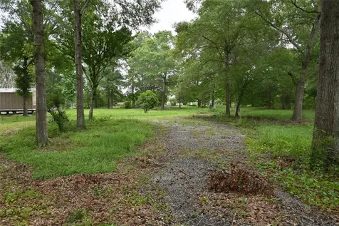 183 Road 3817 Cleveland TX 77328