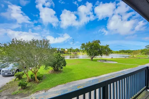 2117 Casa Rio Circle Dickinson TX 77539
