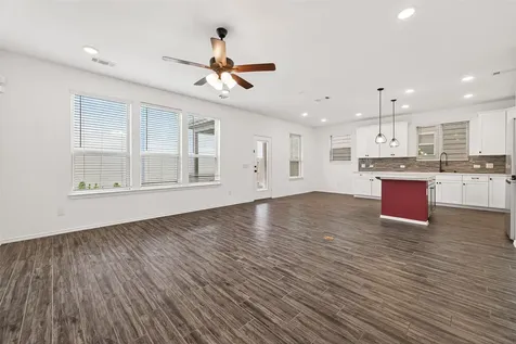 5122 Emma Forest Street Houston TX 77018