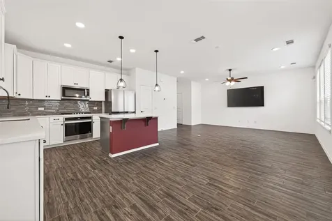 5122 Emma Forest Street Houston TX 77018