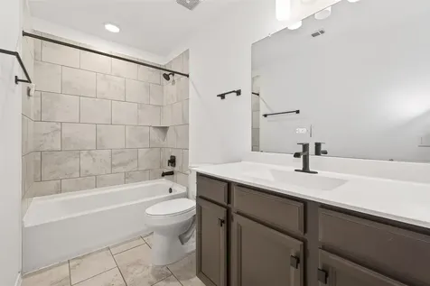 5122 Emma Forest Street Houston TX 77018