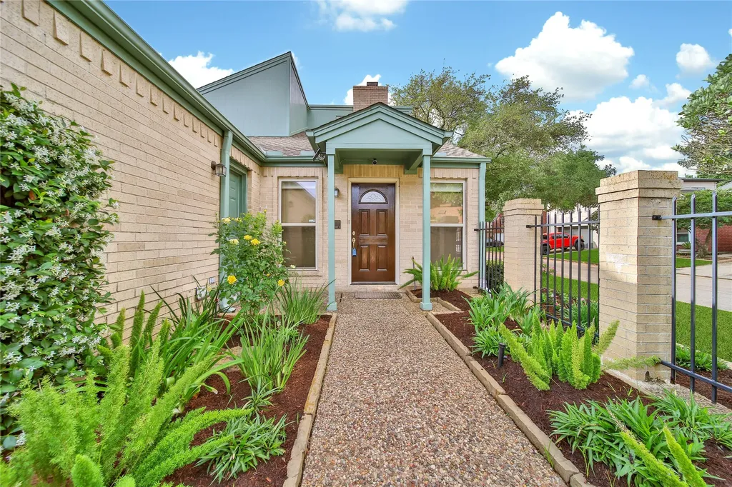 1362 Bullock Lane Houston TX 77055