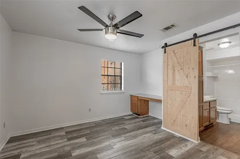 2402 Sycamore Avenue E1 Huntsville TX 77340