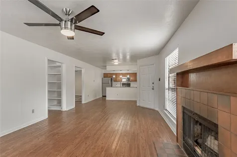 2402 Sycamore Avenue E1 Huntsville TX 77340