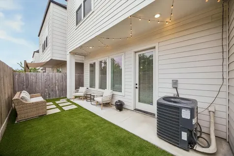 5709 White Magnolia Street Houston TX 77091