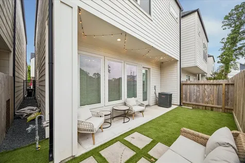 5709 White Magnolia Street Houston TX 77091