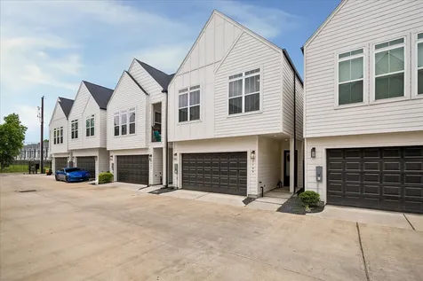 5709 White Magnolia Street Houston TX 77091