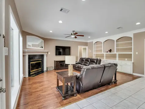 9644 Fosters Bend Cleveland TX 77328