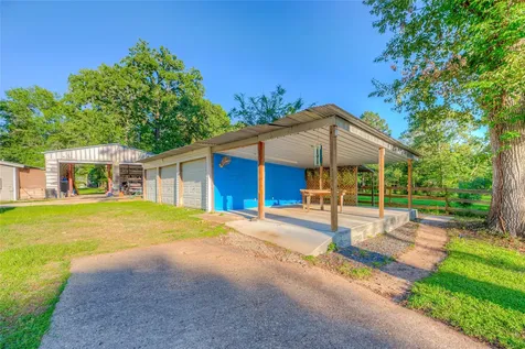 323 Lakeview Drive Onalaska TX 77360