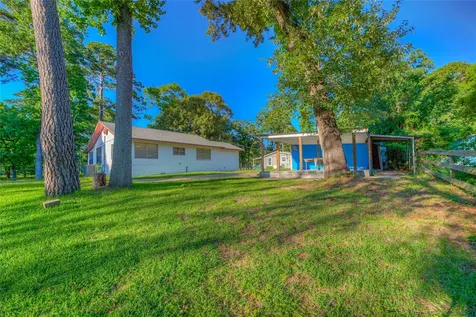 323 Lakeview Drive Onalaska TX 77360