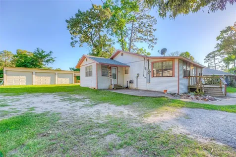 323 Lakeview Drive Onalaska TX 77360