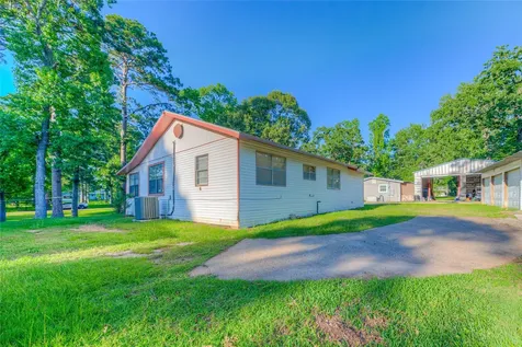 323 Lakeview Drive Onalaska TX 77360