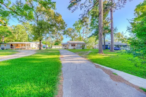 323 Lakeview Drive Onalaska TX 77360