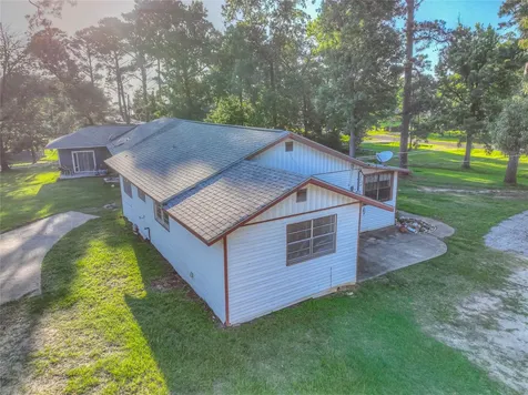 323 Lakeview Drive Onalaska TX 77360