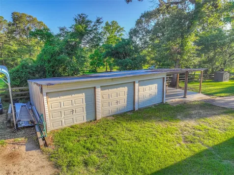323 Lakeview Drive Onalaska TX 77360