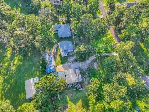 323 Lakeview Drive Onalaska TX 77360