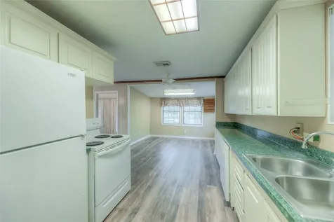 323 Lakeview Drive Onalaska TX 77360