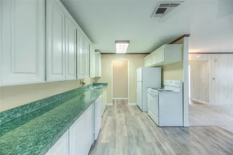 323 Lakeview Drive Onalaska TX 77360