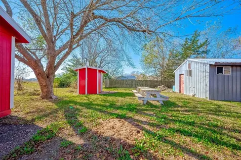 8912 Park Street Needville TX 77461