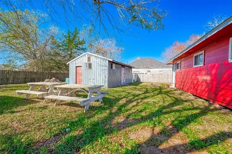 8912 Park Street Needville TX 77461