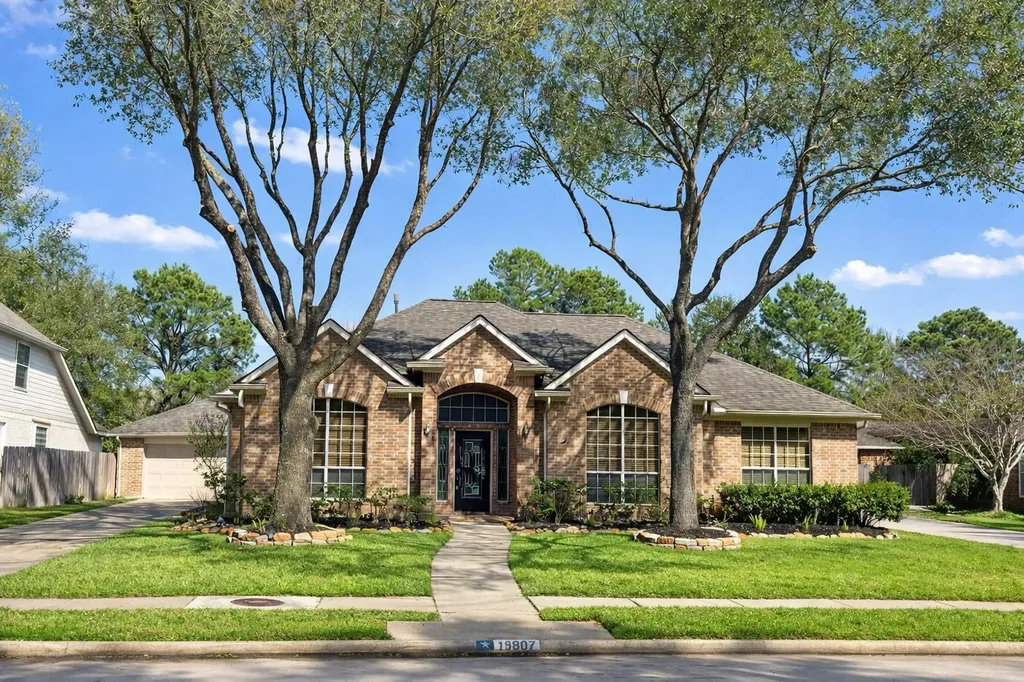 16807 Laguna Springs Drive Houston TX 77095