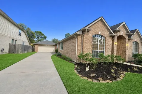 16807 Laguna Springs Drive Houston TX 77095
