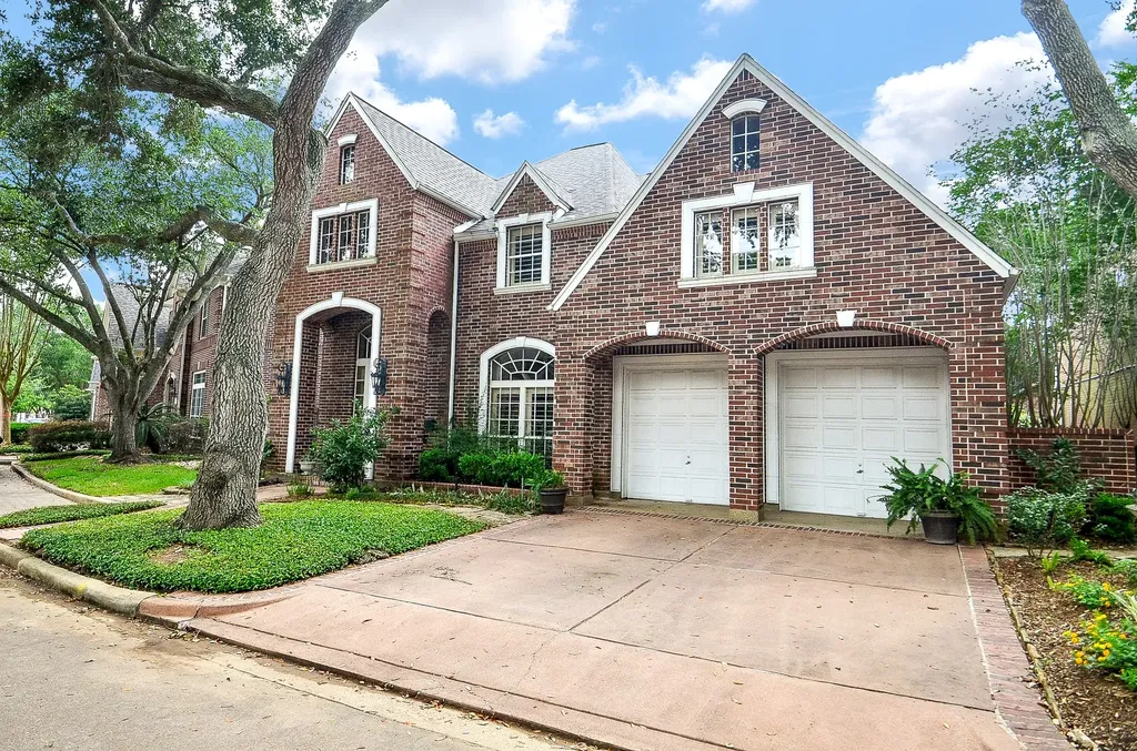 19 Ambleside Crescent Drive Sugar Land TX 77479