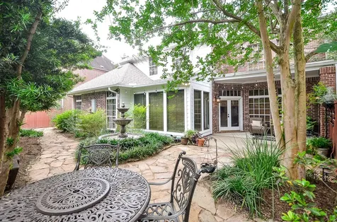 19 Ambleside Crescent Drive Sugar Land TX 77479