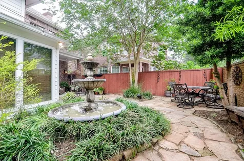 19 Ambleside Crescent Drive Sugar Land TX 77479