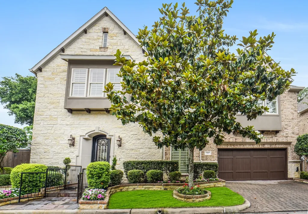 18 Windsor Court Houston TX 77055