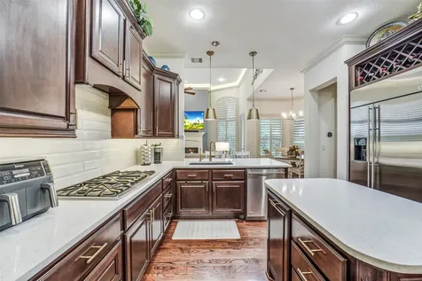 18 Windsor Court Houston TX 77055