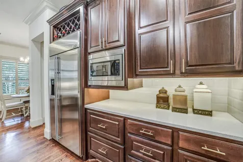 18 Windsor Court Houston TX 77055