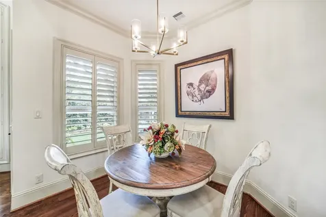 18 Windsor Court Houston TX 77055