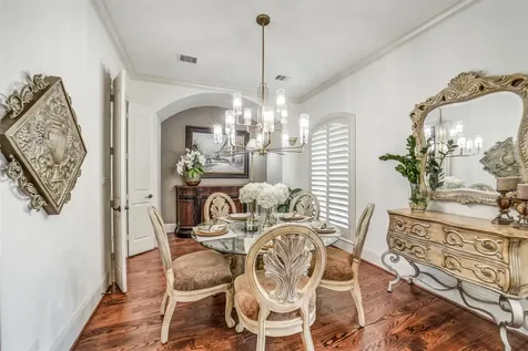 18 Windsor Court Houston TX 77055