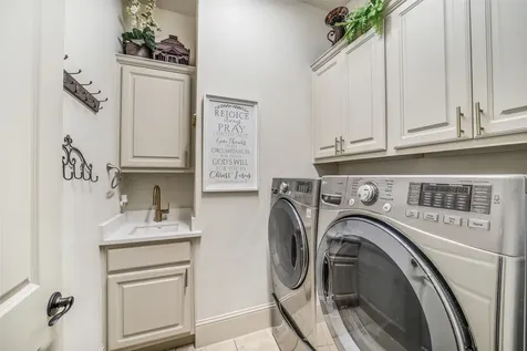 18 Windsor Court Houston TX 77055