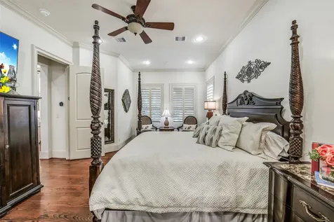 18 Windsor Court Houston TX 77055
