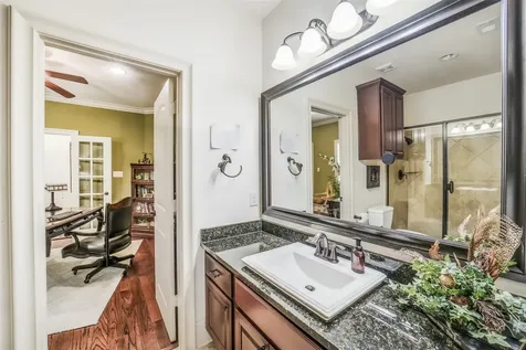 18 Windsor Court Houston TX 77055