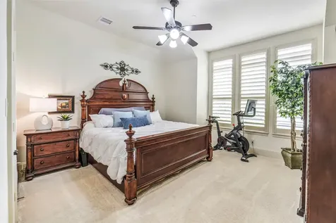 18 Windsor Court Houston TX 77055