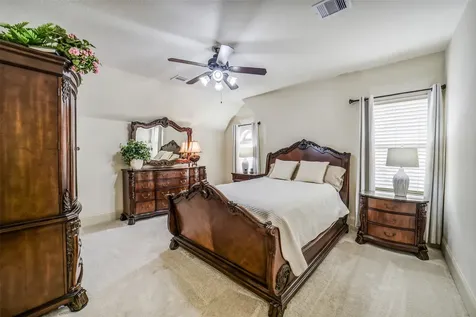 18 Windsor Court Houston TX 77055