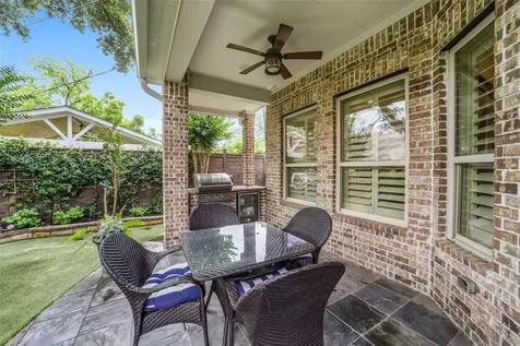 18 Windsor Court Houston TX 77055