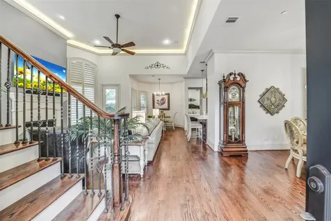 18 Windsor Court Houston TX 77055