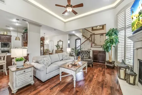 18 Windsor Court Houston TX 77055